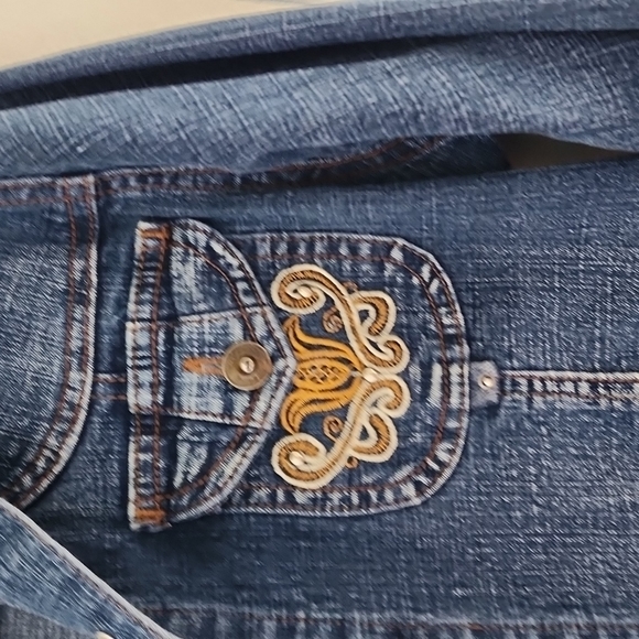 Liz Fashion Jean Jacket, Distressed two front pockets, Size 34 - Picture 3 of 4